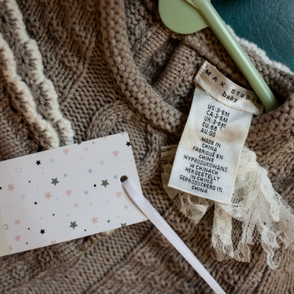 Max Studio knit dress with matching bonnet New with tags - Picture 2 of 2